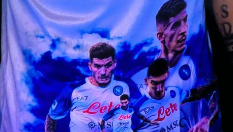 La nuova maglia sales del napoli