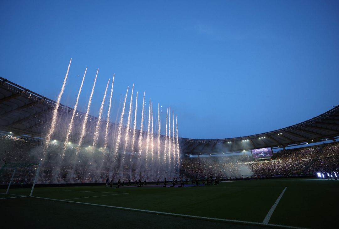 GALLERY – Lo show pre partita è un capolavoro, tutte le migliori immagini - immagine 6