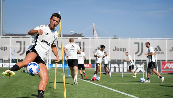TURIN, ITALY - AUGUST 05: Juventus player Cristiano Ronaldo during an afternoon training session at JTC on August 5, 2021 in Turin, Italy. (Photo by Daniele Badolato - Juventus FC/Juventus FC via Getty Images) TURIN, ITALY - AUGUST 05: Juventus player Cristiano Ronaldo during an afternoon training session at JTC on August 5, 2021 in Turin, Italy. (Photo by Daniele Badolato - Juventus FC/Juventus FC via Getty Images)