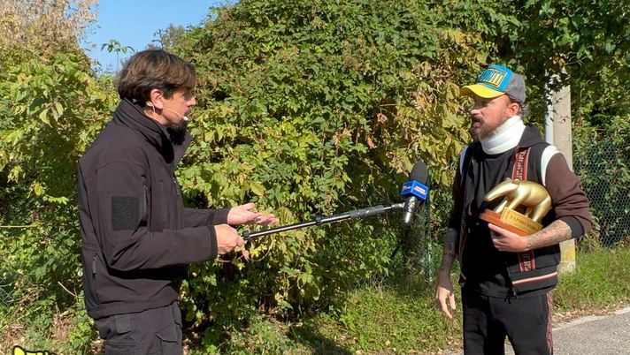 Mediaset  Aggredito da McGregor, a Facchinetti il Tapiro d’oro: “Gli è andato off il cervello” - immagine 1