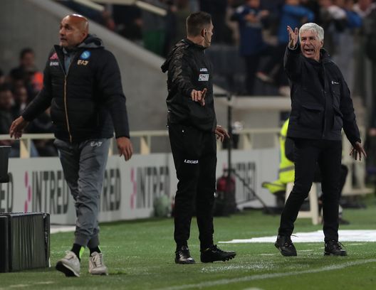 BERGAMO, ITALY - NOVEMBER 05: Atalanta BC coach Gian Piero Gasperini shouts against SSC Napoli coach Luciano Spalletti during the Serie A match between Atalanta BC and SSC Napoli at Gewiss Stadium on November 05, 2022 in Bergamo, Italy. (Photo by Emilio Andreoli/Getty Images) Gasperini si sfoga: “Situazione inaccettabile. Con la stampa rapporto pessimo”- immagine 2