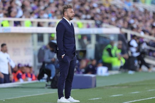 FLORENCE, ITALY - APRIL 16: Paolo Zanetti manager of Venezia FC looks on during the Serie A match between ACF Fiorentina and Venezia FC at Stadio Artemio Franchi on April 17, 2022 in Florence, Italy. (Photo by Gabriele Maltinti/Getty Images) Serie A, l’Empoli ufficializza il nuovo allenatore: l’annuncio sui social- immagine 2
