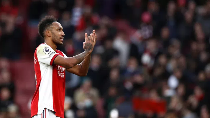 Aubameyang approda al Barcellona: la foto della firma, annuncio in giornata - immagine 1