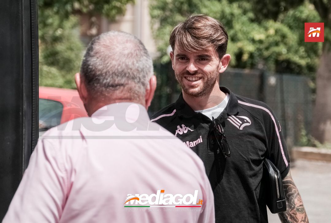 FOTO Bari-Palermo, rosanero in partenza da “Casena dei Colli” (Gallery) - immagine 18