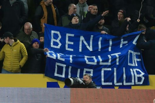 Il derby di Rafa continua: l’Everton lo esonera e i tifosi del Liverpool fanno cori in suo onore…- immagine 2