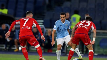 ROME, ITALY - OCTOBER 27: Pedro of SS Lazio in action during the the Serie A match between SS Lazio and ACF Fiorentina at Stadio Olimpico on October 27, 2021 in Rome, Italy. (Photo by Paolo Bruno/Getty Images) ROME, ITALY - OCTOBER 27: Pedro of SS Lazio in action during the the Serie A match between SS Lazio and ACF Fiorentina at Stadio Olimpico on October 27, 2021 in Rome, Italy. (Photo by Paolo Bruno/Getty Images)