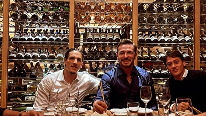 Il capodanno dei giallorossi: Zaniolo e Dybala insieme al centro di Roma - immagine 1