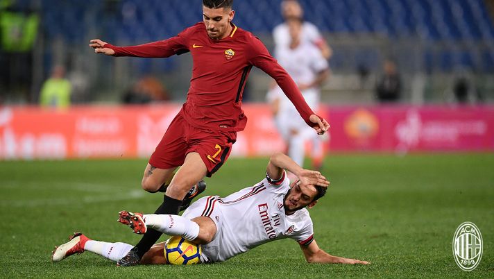 Lorenzo Pellegrini e Hakan Calhanoglu in Roma-Milan (credits: LaPresse /A.C. Milan) 