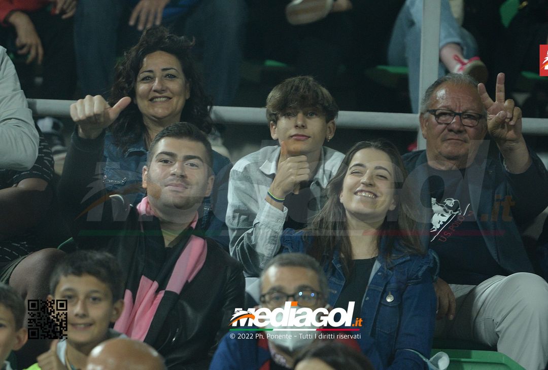 Fototifo, i tifosi allo stadio per Palermo-Virtus Entella 2-2 (gallery) - immagine 158