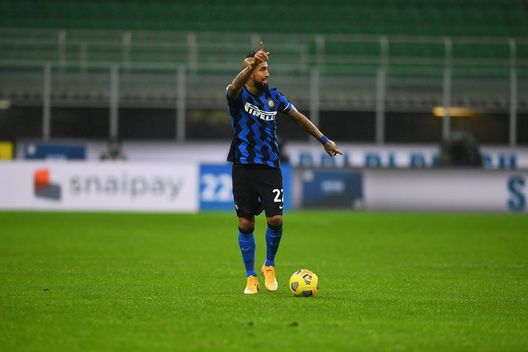 (Photo by Claudio Villa - Inter/Inter via Getty Images) Vittime di furti durante i derby: dopo Ansu Fati a Barcellona, ecco Vidal a Milano…- immagine 2