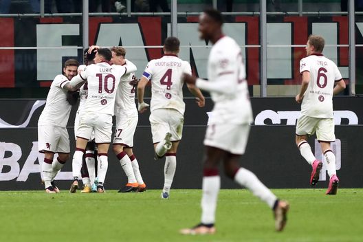 MILAN, ITALY - JANUARY 11: Michel Ndary Adopo of Torino FC (obscured) celebrates with teammates after scoring the team's first goal during the Coppa Italia match between AC Milan and Torino FC at Stadio Giuseppe Meazza on January 11, 2023 in Milan, Italy. (Photo by Marco Luzzani/Getty Images) ToroPreview, verso Torino-Spezia: “La squadra non vale più di un decimo posto?”- immagine 2