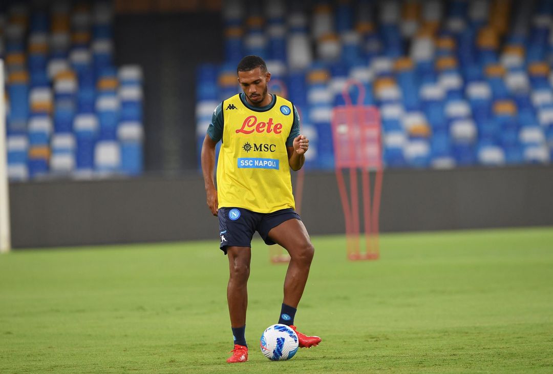  NAPLES, ITALY - AUGUST 18: Juan Jesus of Napoli during an SSC Napoli training session on August 18, 2021 in Naples, Italy. (Photo by SSC NAPOLI/SSC NAPOLI via Getty Images)  