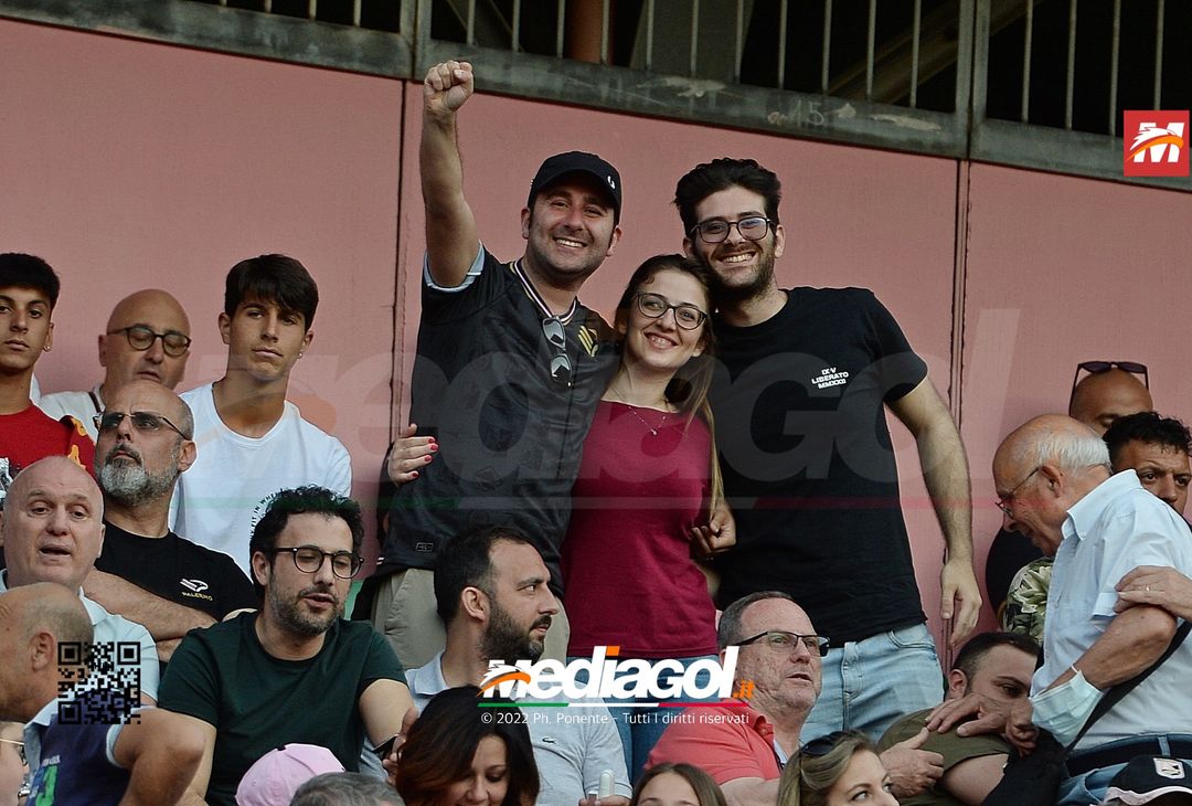 Fototifo, i tifosi allo stadio per Palermo-Feralpisaló 1-0 (gallery) - immagine 5