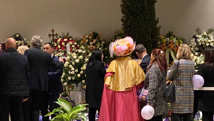 FOTO VN – Al VP anche Cairo e Zia Caterina, camera ardente chiusa - immagine 1