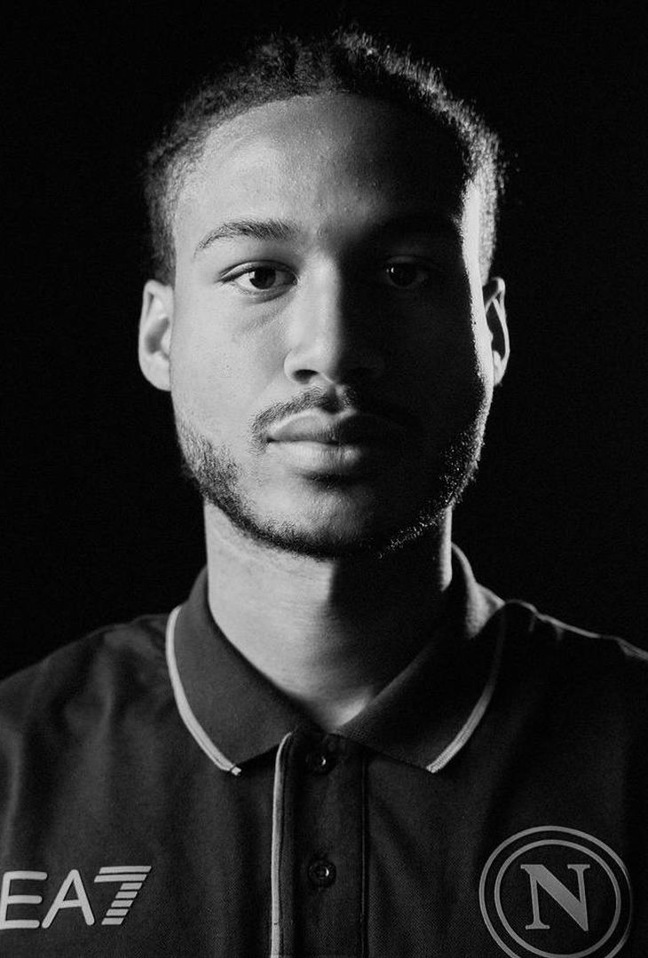 Il Napoli continua la sua lotta: 'Abbracciamo l'uguaglianza. Contro il razzismo, tutti gli occhi contano'