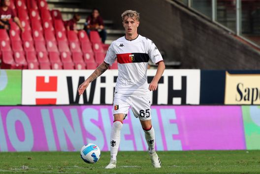 SALERNO, ITALY - OCTOBER 02: Nicolo Rovella of Genoa CFC during the Serie A match between US Salernitana v Genoa CFC at Stadio Arechi on October 2, 2021 in Salerno, Italy. (Photo by Francesco Pecoraro/Getty Images) Genoa, il centrocampo è un mix di esperienza e dinamicità: attenzione a Fares- immagine 3