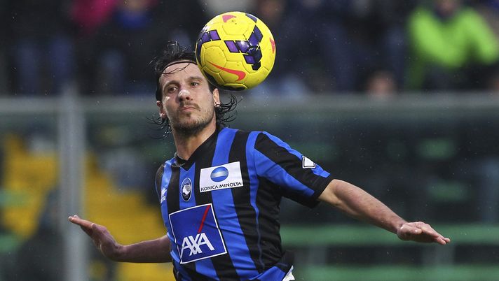 BERGAMO, ITALY - FEBRUARY 02:  Cristiano Del Grosso of Atalanta BC controls the ball during the Serie A match between Atalanta BC and SSC Napoli at Stadio Atleti Azzurri d'Italia on February 2, 2014 in Bergamo, Italy.  (Photo by Marco Luzzani/Getty Images) 