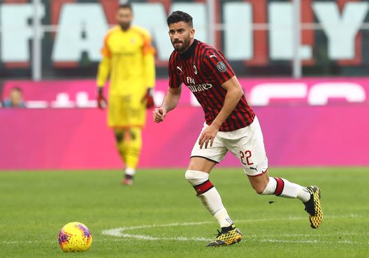  MILAN, ITALY - FEBRUARY 02: Mateo Musacchio of AC Milan in action during the Serie A match between AC Milan and Hellas Verona at Stadio Giuseppe Meazza on February 2, 2020 in Milan, Italy. (Photo by Marco Luzzani/Getty Images) 