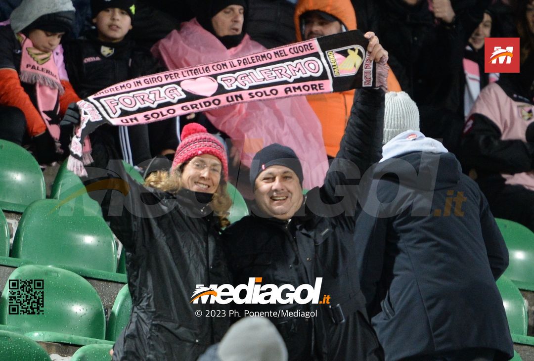 FOTOTIFO Palermo-Ternana 0-0, gli scatti ai tifosi al “Renzo Barbera” (Gallery) - immagine 11