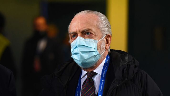 REGGIO NELL'EMILIA, ITALY - JANUARY 20: Aurelio De Laurentiis, President of SSC Napoli looks on prior to the Italian PS5 Supercup match between Juventus and SSC Napoli at Mapei Stadium - Citta' del Tricolore on January 20, 2021 in Reggio nell'Emilia, Italy. Sporting stadiums around Italy remain under strict restrictions due to the Coronavirus Pandemic as Government social distancing laws prohibit fans inside venues resulting in games being played behind closed doors. (Photo by Claudio Villa/Getty Images) Gazzetta: “A De Laurentiis non è piaciuta una scelta di Gattuso: c’è un acquisto sempre fuori” - immagine 1