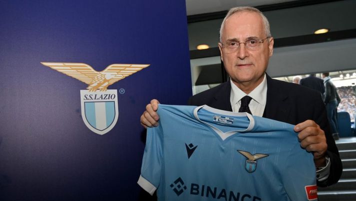 ROME, ITALY - OCTOBER 16: SS Lazio President Claudio Lotito before the Serie A match between SS Lazio and FC Internazionale at Stadio Olimpico on October 16, 2021 in Rome, Italy. (Photo by Marco Rosi - SS Lazio/Getty Images) Lazio, Lotito: “Contratto di Sarri è firmato. Scudetto un obiettivo, non un sogno” - immagine 1