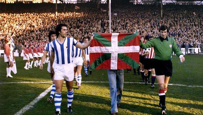 1976: ecco la bandiera basca contro il regime franchista 