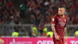 Nainggolan a Milano, tifosi in delirio. Il Ninja non ha voluto indossare la sciarpa dell’Inter – VIDEO