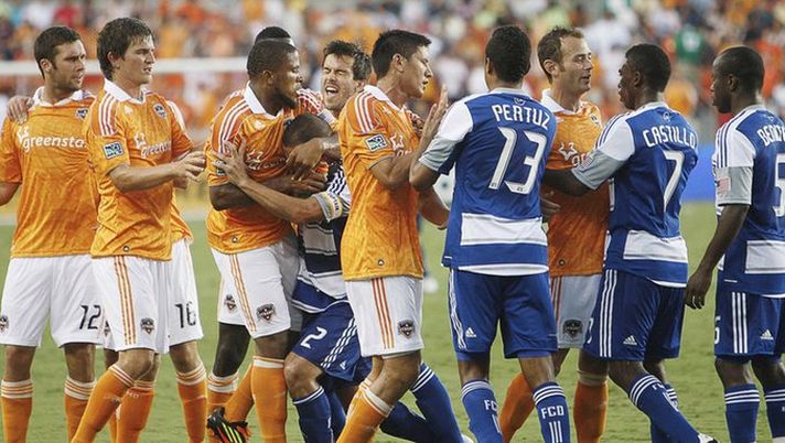 Tensione e rivalità nel Texas Derby del "Capitan" Tensione e rivalità nel Texas Derby del "Capitan"