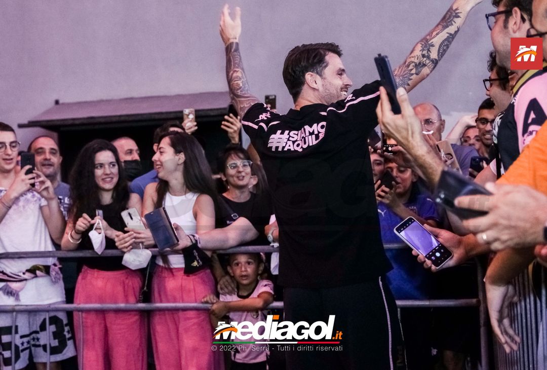 FOTO RITIRO PALERMO, Brunori e l’incontro con i tifosi al Barbera (Gallery) - immagine 31