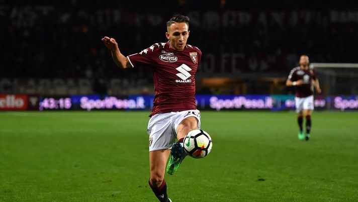 TURIN, ITALY - APRIL 29: Simone Edera of Torino FC controls the ball during the Serie A match between Torino FC and SS Lazio at Stadio Olimpico di Torino on April 29, 2018 in Turin, Italy. (Photo by Valerio Pennicino/Getty Images) TURIN, ITALY - APRIL 29: Simone Edera of Torino FC controls the ball during the Serie A match between Torino FC and SS Lazio at Stadio Olimpico di Torino on April 29, 2018 in Turin, Italy. (Photo by Valerio Pennicino/Getty Images)