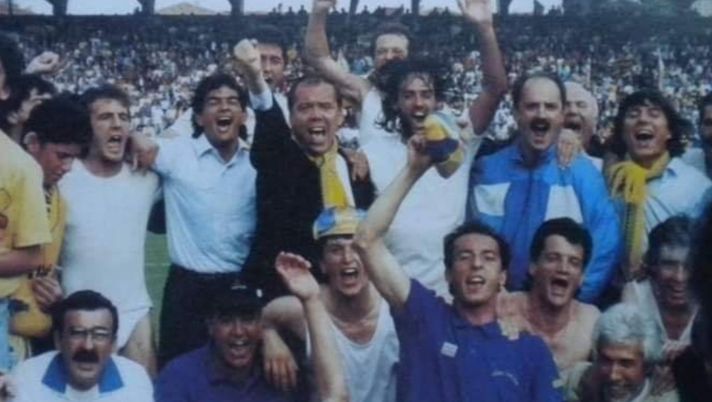 La festa di 30 anni fa con il presidente Ceresini, dal profilo Facebook dei Boys di Parma 