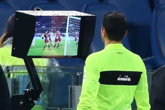 Egitto, l’ex arbitro racconta: “Non sentivo più il VAR, l’avevano staccato per scaldare il tè…”- immagine 2