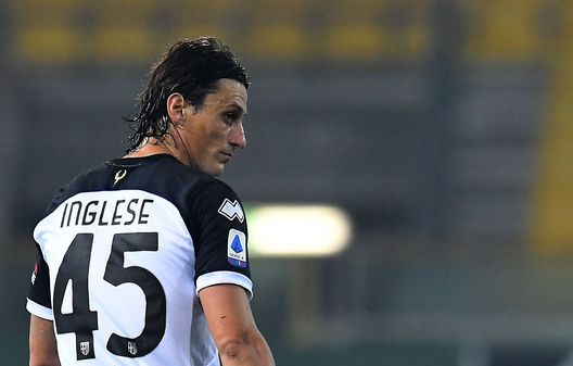 PARMA, ITALY - NOVEMBER 07: Roberto Inglese of Parma Calcio reacts during the Serie A match between Parma Calcio and ACF Fiorentina at Stadio Ennio Tardini on November 07, 2020 in Parma, Italy. (Photo by Alessandro Sabattini/Getty Images) PARMA, ITALY - NOVEMBER 07: Roberto Inglese of Parma Calcio reacts during the Serie A match between Parma Calcio and ACF Fiorentina at Stadio Ennio Tardini on November 07, 2020 in Parma, Italy. (Photo by Alessandro Sabattini/Getty Images)