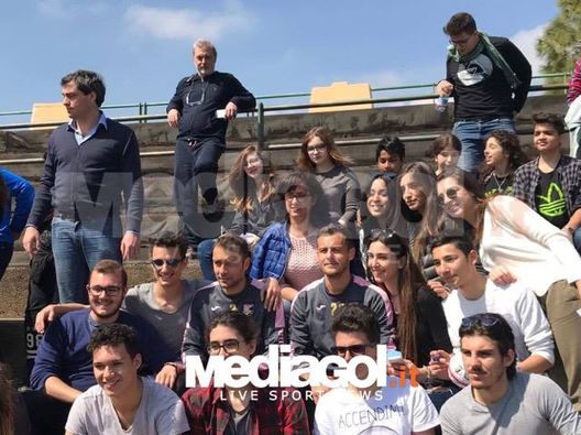 Diamanti, Vitiello e gli studenti del progetto 'La Scuola al Barbera' Diamanti, Vitiello e gli studenti del progetto 'La Scuola al Barbera'