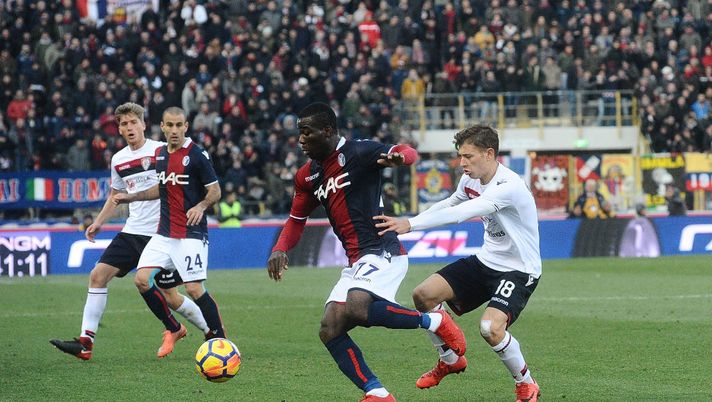 BOLOGNA, ITALY - DECEMBER 03: Godfred Donsah of Bologna FC in action  during the Serie A match between Bologna FC and Cagliari Calcio at Stadio Renato Dall'Ara on December 3, 2017 in Bologna, Italy.  (Photo by Mario Carlini / Iguana Press/Getty Images) 