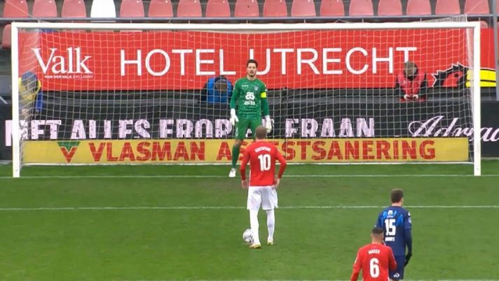 Altro che Jorginho: rigorista sbaglia dagli undici metri dopo più di 4 anni! Altro che Jorginho: rigorista sbaglia dagli undici metri dopo più di 4 anni! - immagine 1