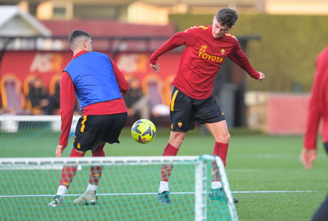 Trigoria, ripresa dopo Milan-Roma: gol di Solbakken. C’è Karsdorp – FOTO GALLERY - immagine 35