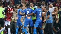 Nizza-Marsiglia sospesa: in campo i tifosi di casa che inseguono i calciatori avversari