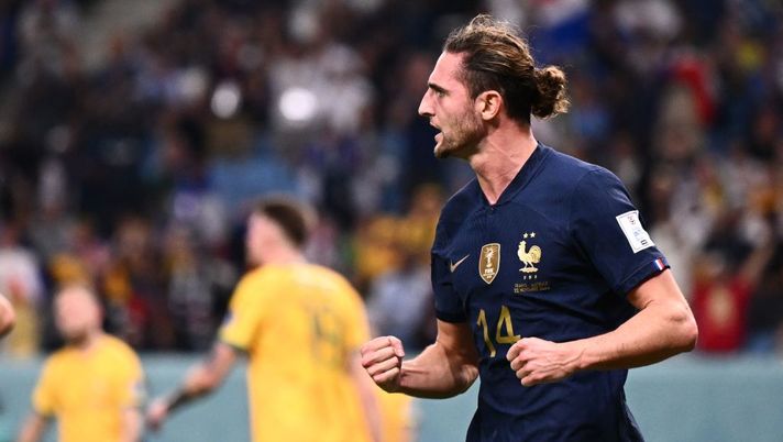 France's midfielder #14 Adrien Rabiot celebrates after he scored during the Qatar 2022 World Cup Group D football match between France and Australia at the Al-Janoub Stadium in Al-Wakrah, south of Doha on November 22, 2022. (Photo by Jewel SAMAD / AFP) (Photo by JEWEL SAMAD/AFP via Getty Images)  Rabiot: “Queste prestazioni mi aiutano per andare altrove o rinnovare! Non so se resto” - immagine 1