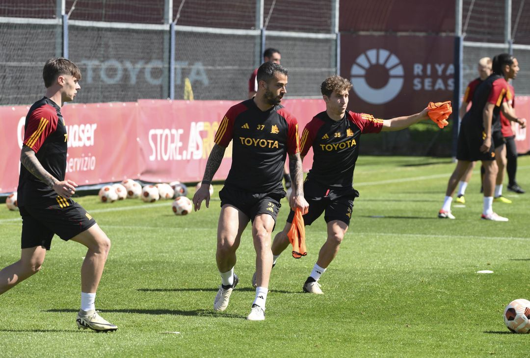 Trigoria, sorrisi e concentrazione nell’allenamento post derby – FOTOGALLERY - immagine 19