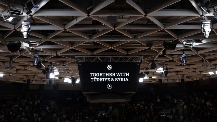 MUNICH, GERMANY - FEBRUARY 09:
'Minute of silence to honor the earthquake victims in Turkey and Syria prior the 2022-23 Turkish Airlines EuroLeague Regular Season Round 24 game between the 2022-23 Turkish Airlines EuroLeague Regular Season Round 24 game between FC Bayern Munich and Partizan Mozzart Bet Belgrade at Audi Dome on February 09, 2023 in Munich, Germany. (Photo by Christina Pahnke/Euroleague Basketball via Getty Images) FIGC: disposto un minuto di silenzio per le vittime del terremoto in Turchia - immagine 1