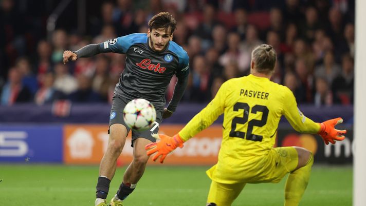 (Photo by Dean Mouhtaropoulos/Getty Images) kvaratskhelia