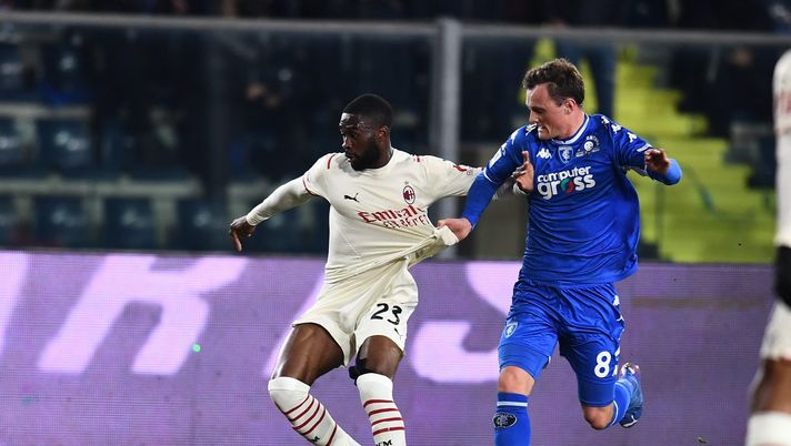 EMPOLI, ITALY - DECEMBER 22: Fikayo Tomori of AC Milan competes for the ball with Liam Henderson of Empoli FC during the Serie A match between Empoli FC and AC Milan at Stadio Carlo Castellani on December 22, 2021 in Empoli, Italy. (Photo by Claudio Villa/AC Milan via Getty Images) EMPOLI, ITALY - DECEMBER 22: Fikayo Tomori of AC Milan competes for the ball with Liam Henderson of Empoli FC during the Serie A match between Empoli FC and AC Milan at Stadio Carlo Castellani on December 22, 2021 in Empoli, Italy. (Photo by Claudio Villa/AC Milan via Getty Images)