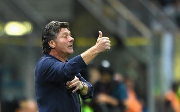  PARMA, ITALY - SEPTEMBER 30: Walter Mazzarri head coach of Torino FC gestures during the Serie A match between Parma Calcio and Torino FC at Stadio Ennio Tardini on September 30, 2019 in Parma, Italy. (Photo by Alessandro Sabattini/Getty Images)