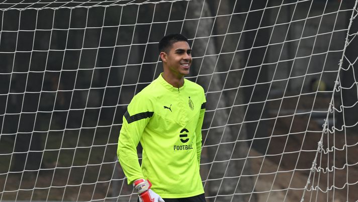 Devis Vásquez (portiere AC Milan), qui durante una seduta di allenamento a Milanello | Milan News (Getty Images) Devis Vásquez AC Milan allenamento Milanello