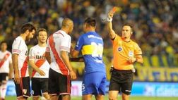 VIDEO / River-Boca, solite scene. Tevez si prende una testata da Maidana ed è rissa