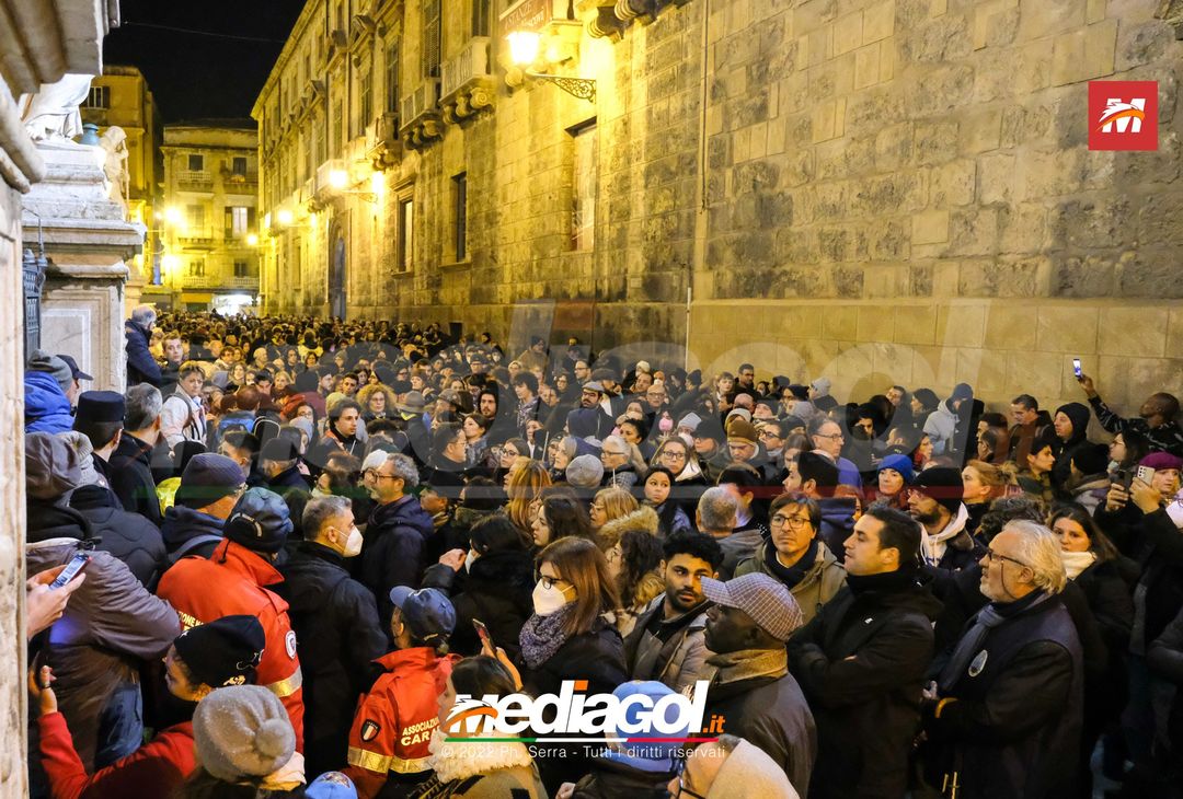 Foto Morte Biagio Conte: la Cattedrale di Palermo gremita di fedeli (GALLERY) - immagine 10