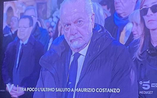 FOTO Anche il presidente De Laurentiis presente al funerale di Maurizio Costanzo- immagine 3