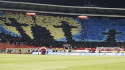 Un cimitero gialloblu: la coreografia del derby di Belgrado sconvolge l’Europa