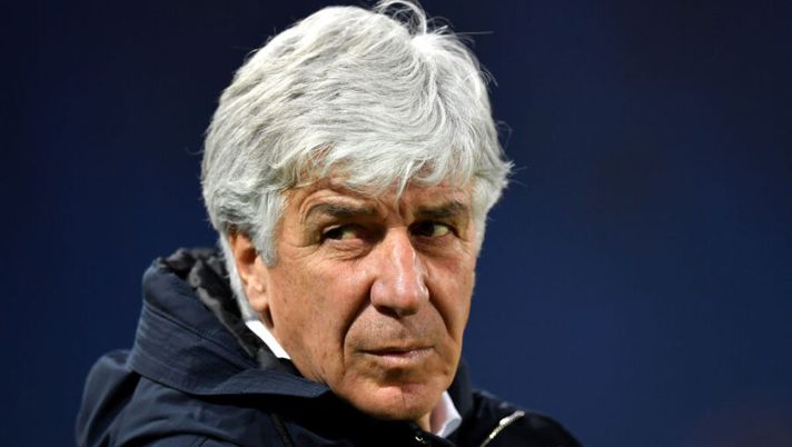 BERGAMO, ITALY - FEBRUARY 21: Gian Piero Gasperini, Head Coach of Atalanta B.C. looks on prior to the Serie A match between Atalanta BC and SSC Napoli at Gewiss Stadium on February 21, 2021 in Bergamo, Italy. Sporting stadiums around Italy remain under strict restrictions due to the Coronavirus Pandemic as Government social distancing laws prohibit fans inside venues resulting in games being played behind closed doors. (Photo by Valerio Pennicino/Getty Images) Gasperini: “Gollini-Sportiello, vi spiego: decido così! Zapata, Miranchuk e solo due assenti” - immagine 1